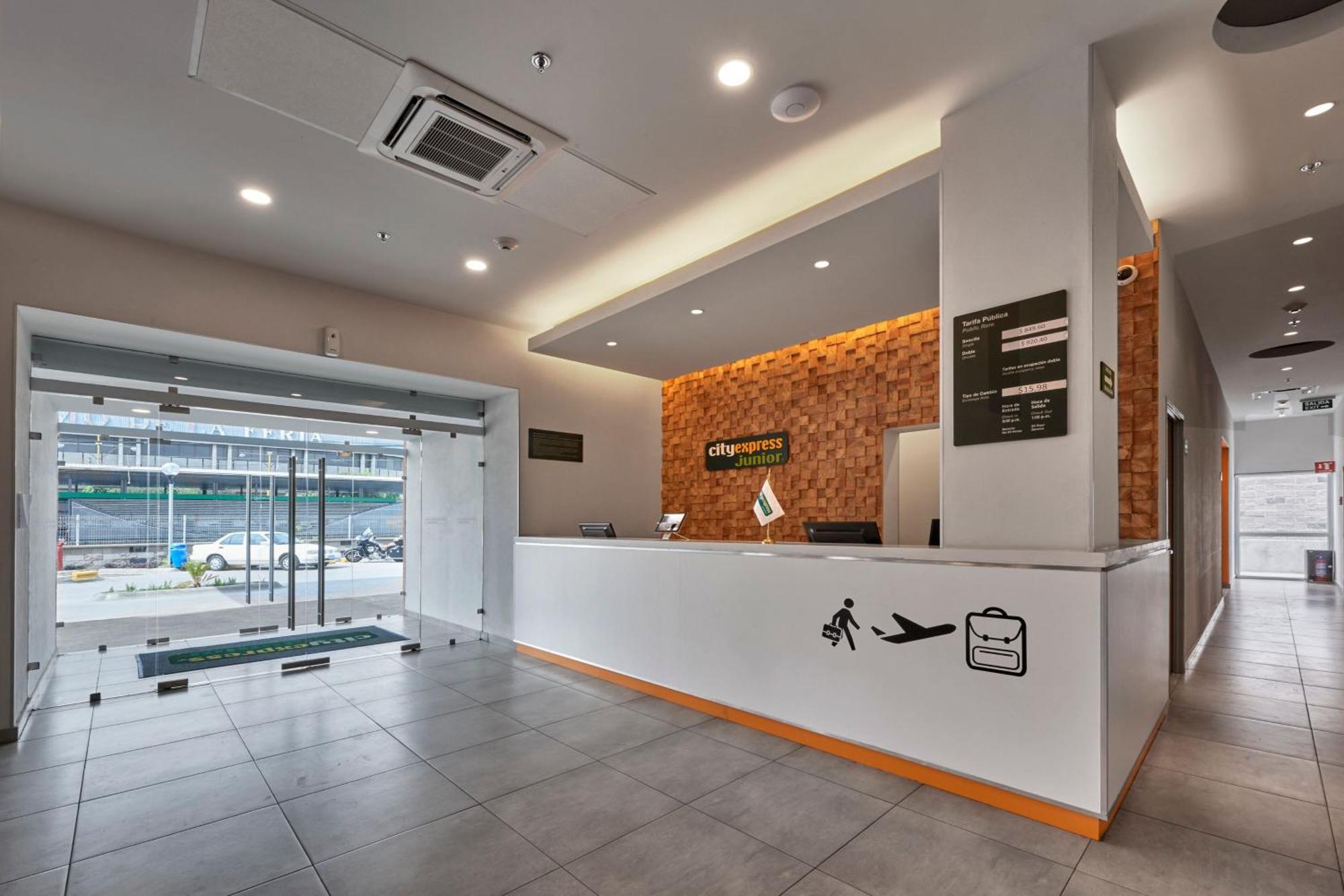 City Express Junior By Marriott Leon Centro De Convenciones Buitenkant foto