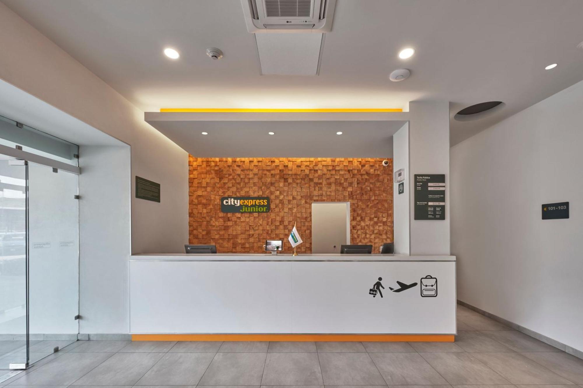 City Express Junior By Marriott Leon Centro De Convenciones Buitenkant foto